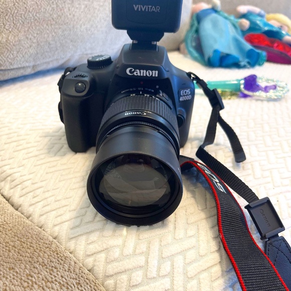 CANON 4000D- NEVER USED! NEW! Perfect for VIDEO and PICTURES! - Picture 1 of 1